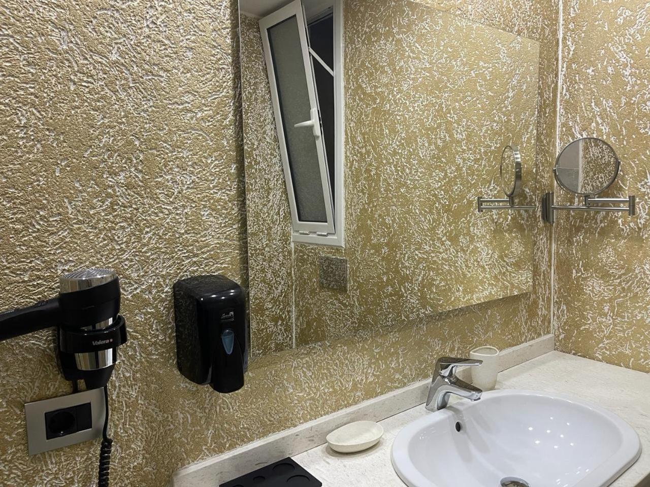 A&m Hotel